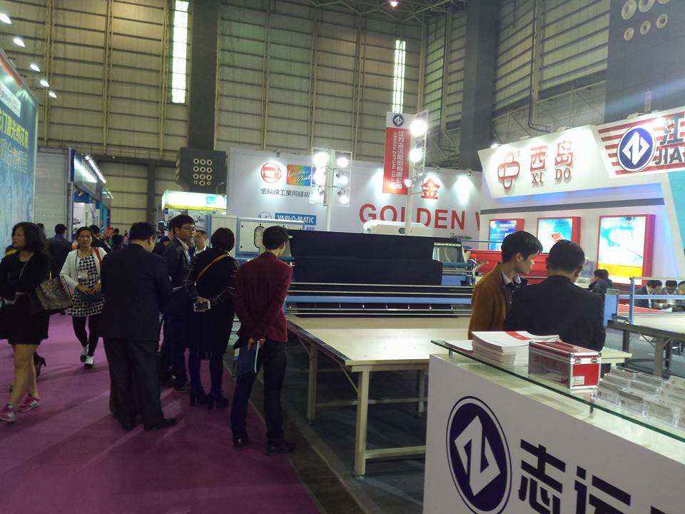 china supplier automatic spreader machine-client show intereste in our machine work.